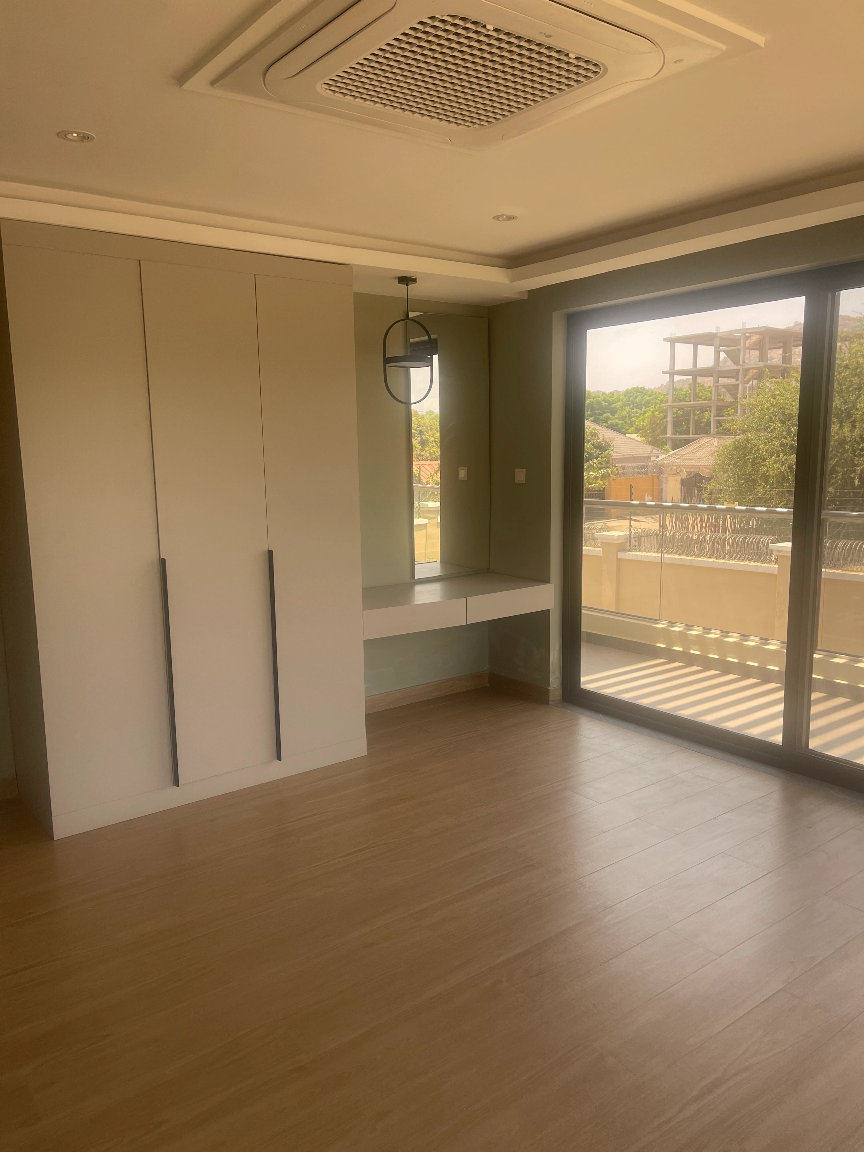 Villa for Sale – Nyakuron West