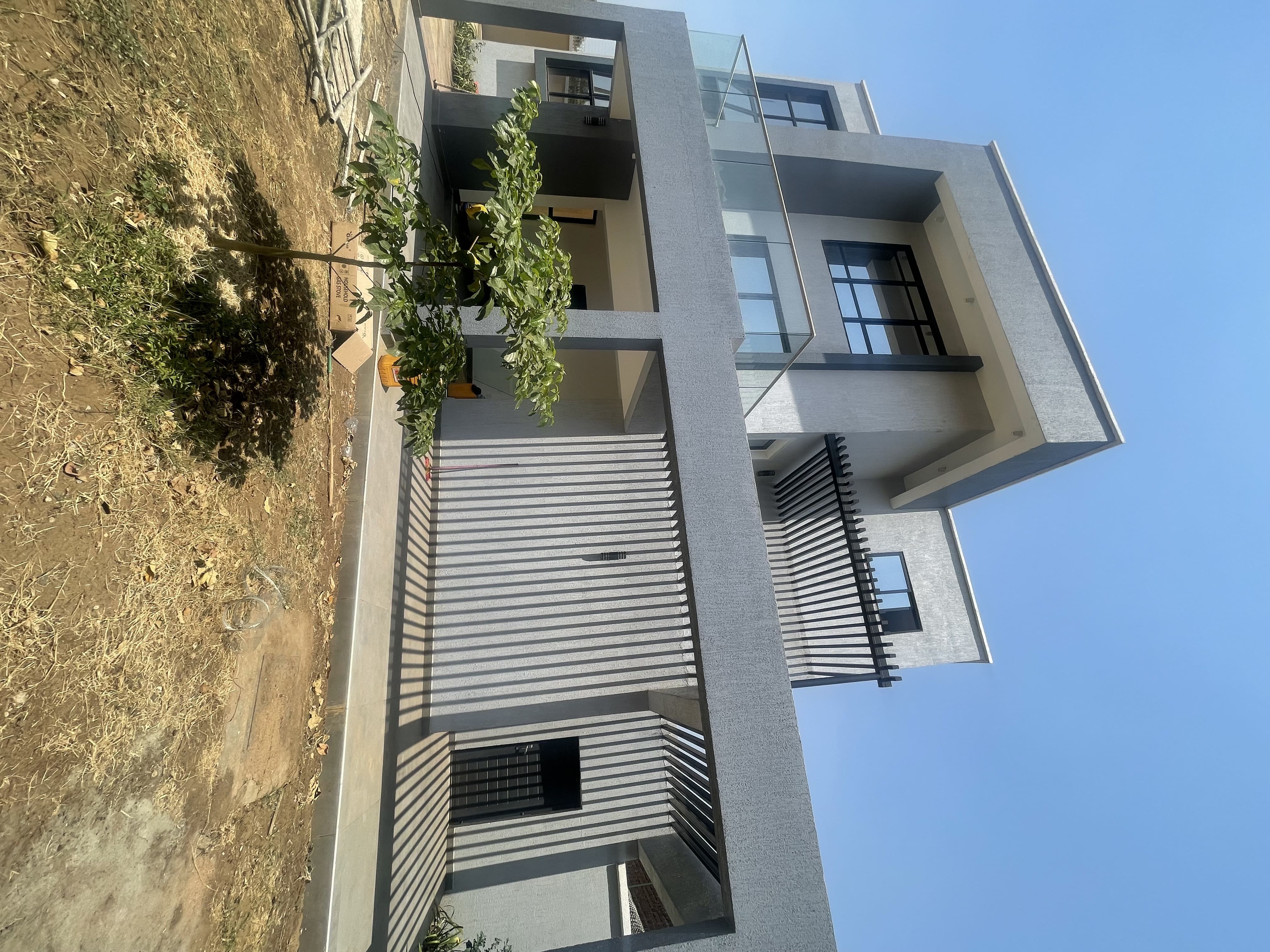 Villa for Sale – Nyakuron West