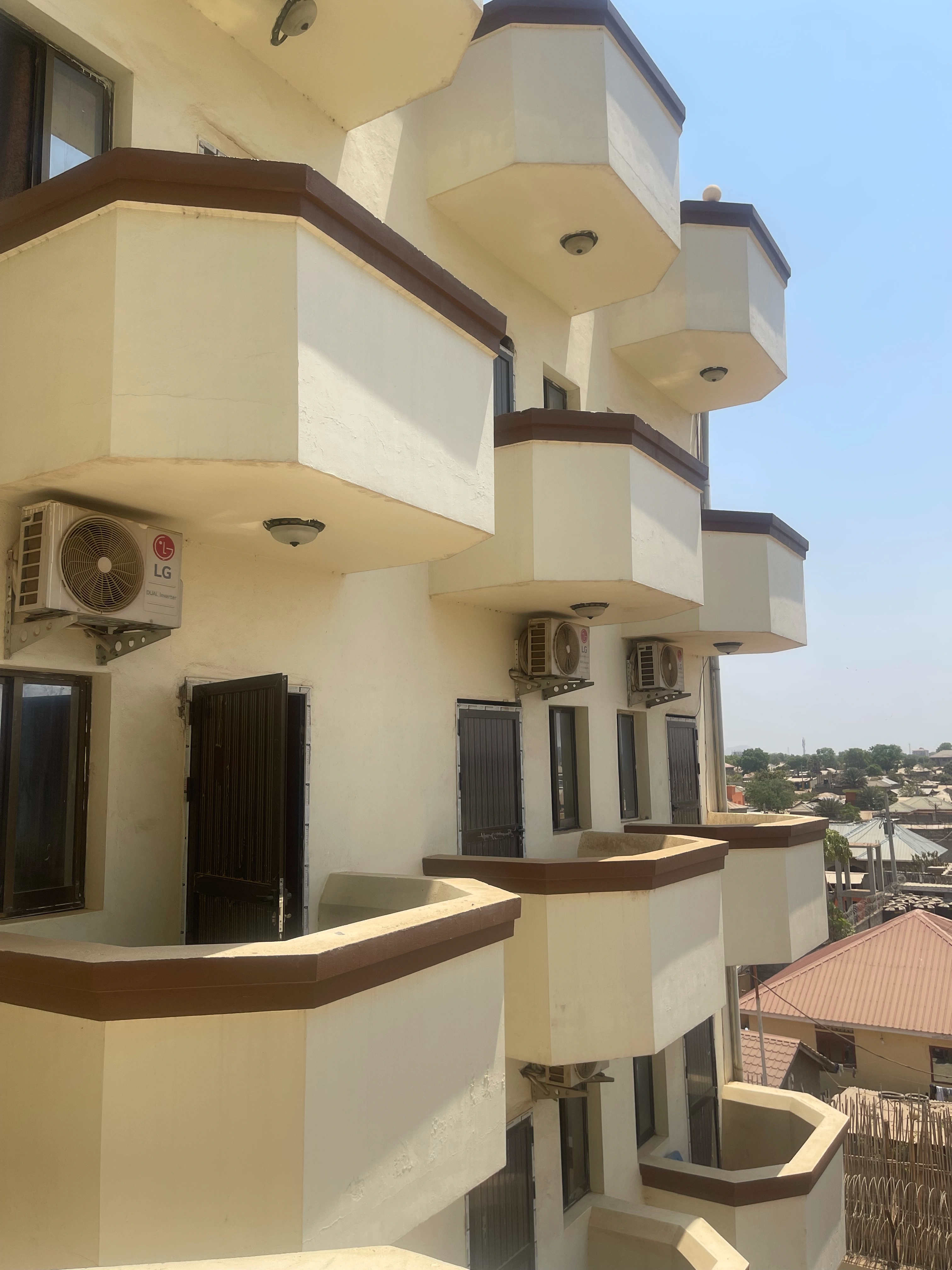 Hotel for Sale – Paris Hotel, Nyakuron South